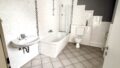 Badezimmer mit Fenster